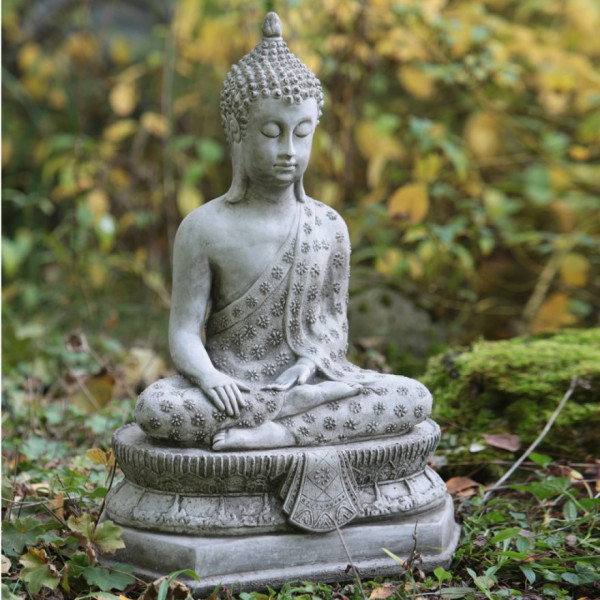 Schöner Buddha auf Sockel