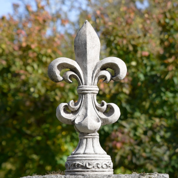 Steinfigur - Fleur de Lis