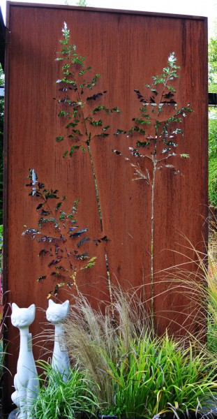 Wand aus Cortenstahl - Gartendeko