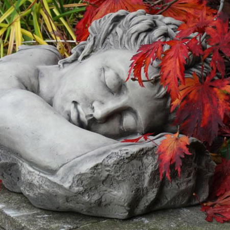 Büste Selene, steingrau und Rosteffekt