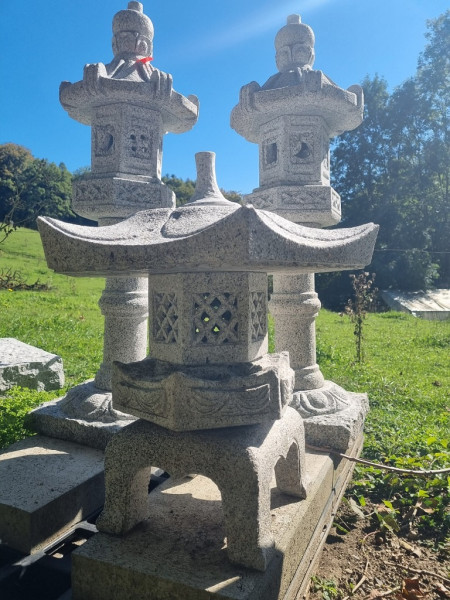 Japanische Steinlaterne Rokkaku Yukimi - Granitstein 65cm