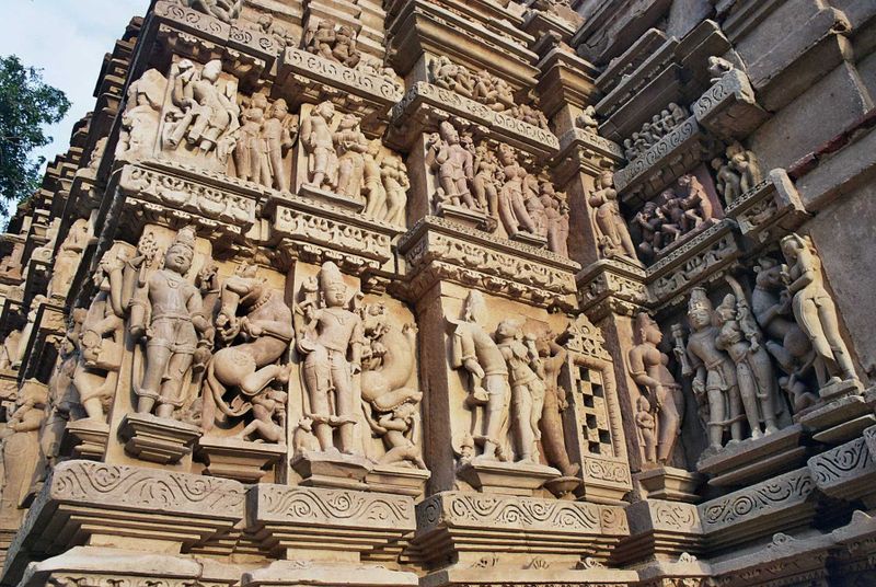 800pxkhajuraho1