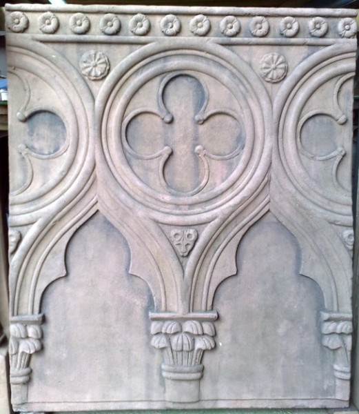 Gotisches Relief groß