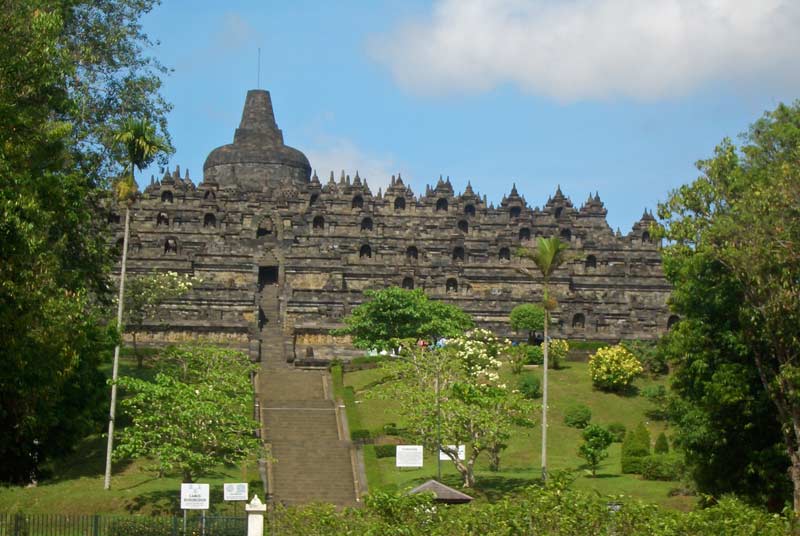 Borobudur-Tempel-Steinfigurensho1
