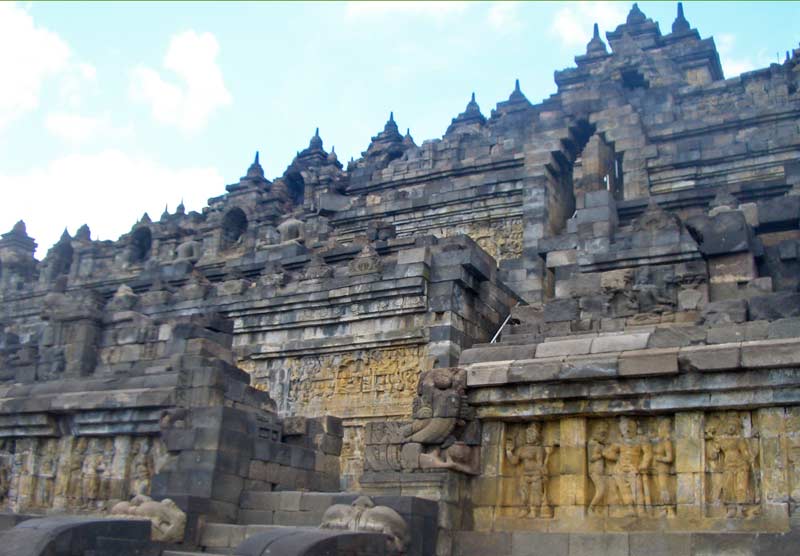 Borobudur-Tempel-Steinfigurensho3