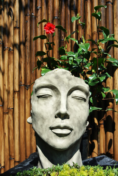 Gesicht Frau - Steingrau - Antikstein 50 cm