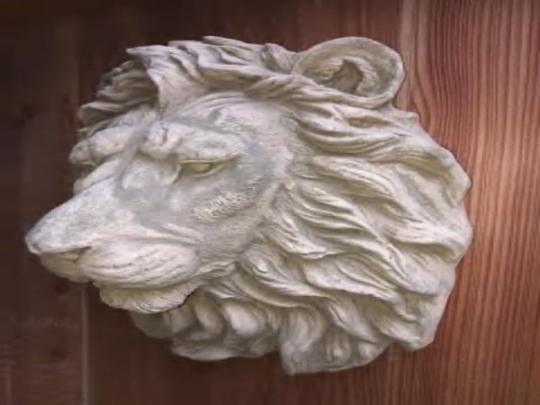 Löwenkopf zum Aufhängen