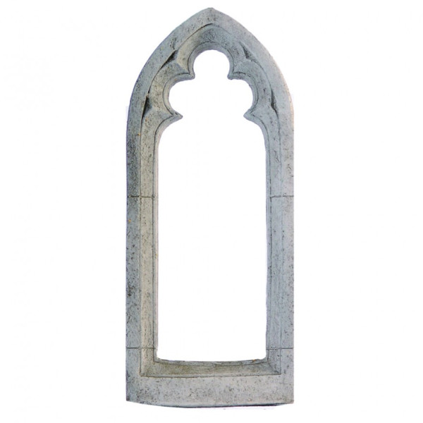 Kleines gotisches Bogenfenster