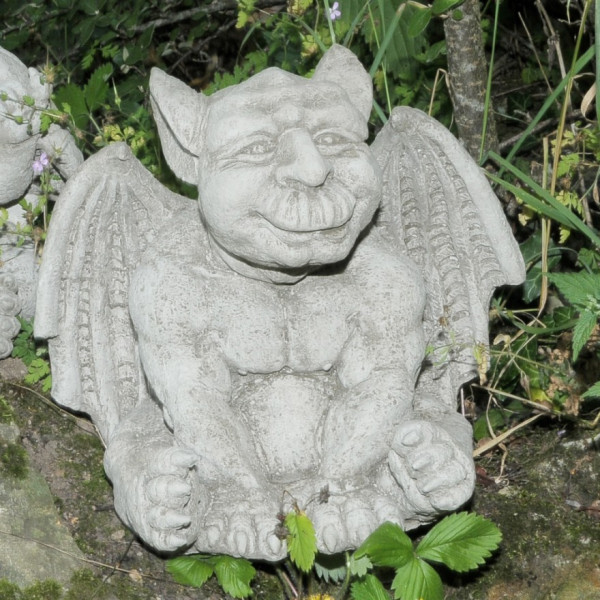 Medium Gargoyle mit Flügeln