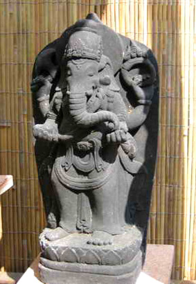 ganesha-schwarz-sandstein